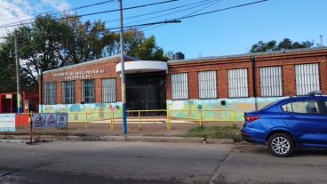 El establecimiento educativo está ubicado en la zona noroeste de Rosario.