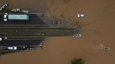 Crecida del río Jacuí este viernes, en la Praia de Paquetá, en el municipio de Canoas.