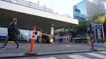 Una recorrida por el centro de la ciudad este 9 de mayo revela que hay poco movimiento, pero que algunos negocios abrieron.