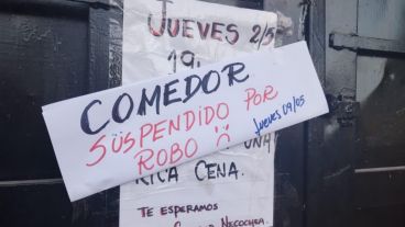 Así amaneció el frente del comedor.