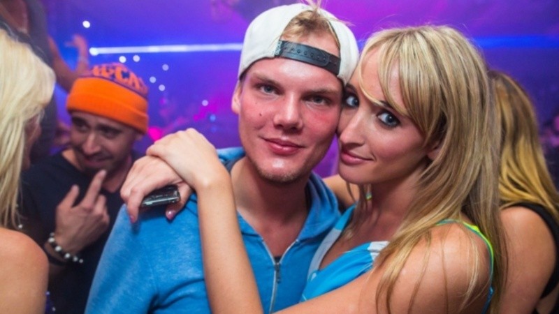 Avicii y Emily Goldberg.