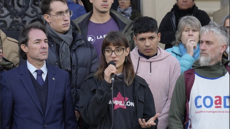 Los estudiantes amenazados.