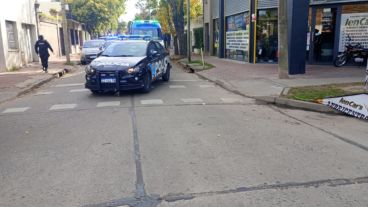 Los dos aprehendidos fueron trasladados al hospital Alberdi para que sean asistido por escoriaciones.