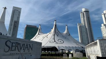 El circo está instalado en la rotonda de avenida Francia.