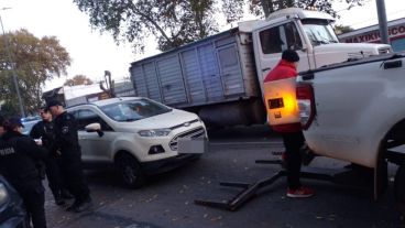 El momento del traslado del vehículo al corralón municipal.