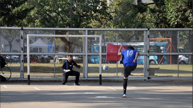 Futbolistas con discapacidades visuales ya hicieron usufructo del espacio renovado del parque.