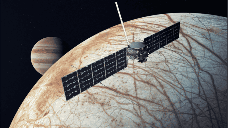 El Europa Clipper posee una gama de instrumentos que recolectarán materiales expulsados de géiseres helados.