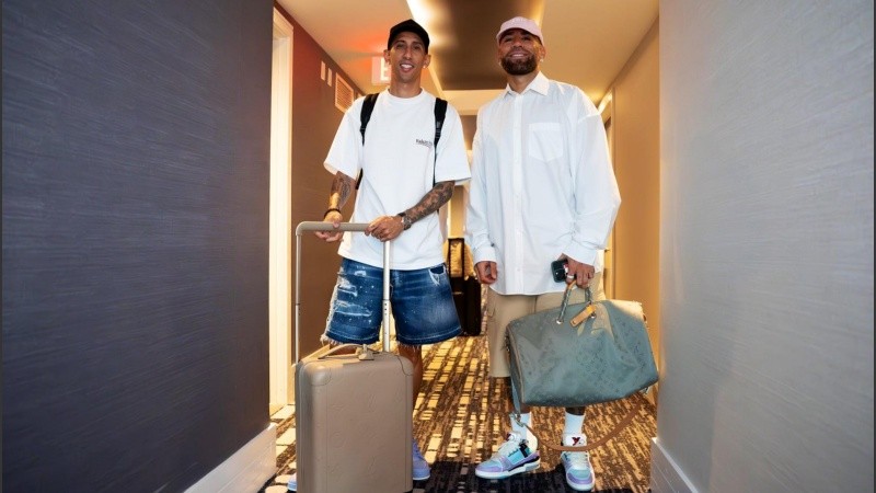 La foto de Di María y Otamendi al llegar al hotel donde concentra Argentina en Miami.