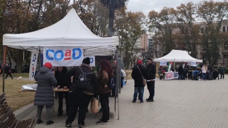 La carpa de Coad en plaza San MartÃ­n.