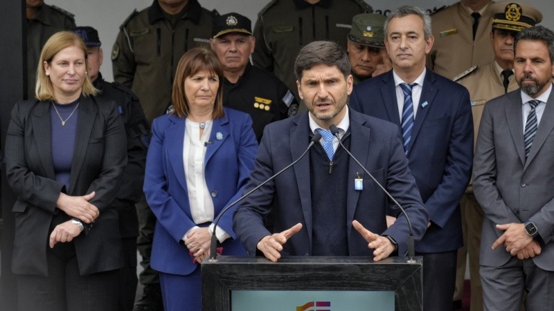 Pullaor dio su discurso este martes en Rosario, respaldado por Bullrich y Javkin