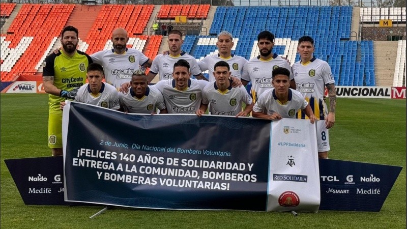 Los once titulares de Central que salieron a la cancha en el Malvinas Argentinas de Mendoza.