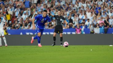 Lautaro anotó por duplicado y quedó como el 8º artillero histórico de la seleción