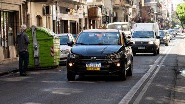 Tomar taxis y remises es un 25 por ciento más caro desde ahora.