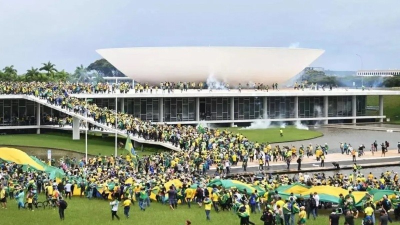 Bolsonaristas asaltaron el Congreso, el palacio del Planalto y el Tribunal Supremo el 8 de enero de 2023 en Brasilia.