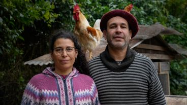 Cecilia Verdún y Martín Montiel, productores de la granja agroecológica La Carolina.