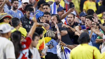 "La Conmebol condena enérgicamente cualquier acto de violencia que afecte al fútbol", publicaron.