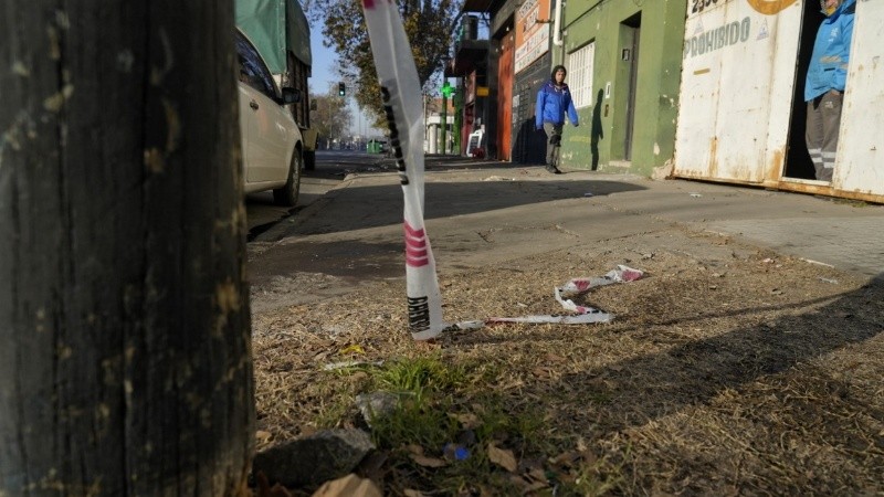 El joven de 19 años fue acribillado este jueves por la tarde en la puerta de una distribuidora de barrio Belgrano.