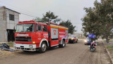 El fuego comenzó pasadas las 9 de la mañana en una casa ubicada en el barrio Mora.