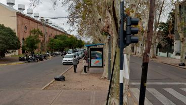 La parada de colectivos de Junín y Monteagudo. (Google Street View)