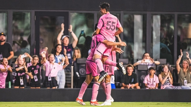 Redondo tuvo su noche soñada con dos goles en el segundo tiempo.