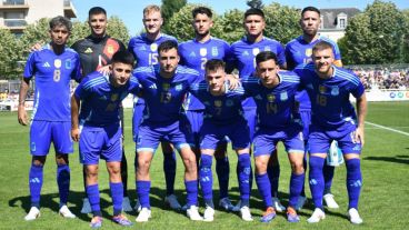 Con Rulli y Otamendi de titulares: ambos vienen de integrar el plantel de Argentina en la Copa América.