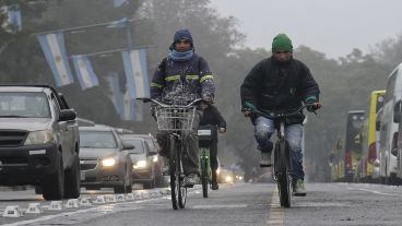 Postales de un martes pasado por agua en Rosario.