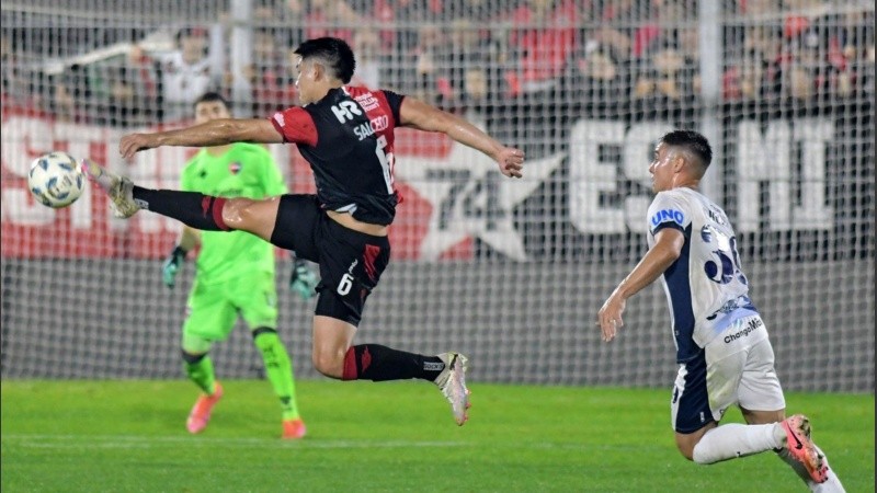 La acrobacia de Saúl Salcedo en el aire del Coloso.