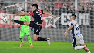 La acrobacia de Saúl Salcedo en el aire del Coloso.