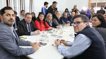 Reunión de la paritaria docente en la capital provincial.