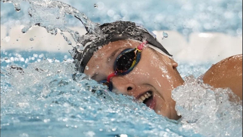 Agostina Hein, de Argentina, compite durante una manga eliminatoria en la prueba de 400 metros libres en los Juegos Olímpicos de París 2024 el sábado 27 de julio.