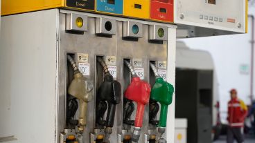 El jueves amaneció con los combustibles un tres por ciento más caros.