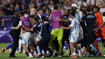 Tras el final de partido hubo un fuerte cruce entre los jugadores argentinos y los de Francia.