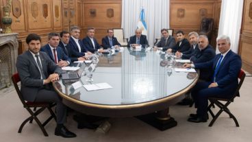 Los gobernadores con el Jefe de Gabinete.