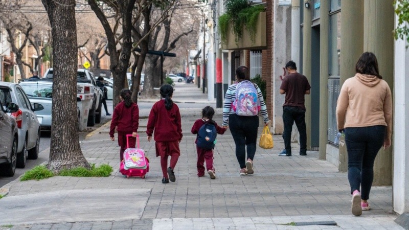 Chicas y chicos tendrán clases toda esta semana en escuelas privadas.