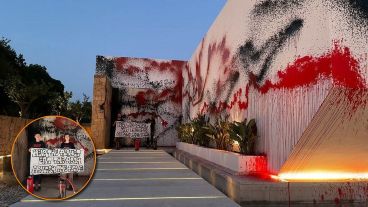 Los activistas climáticos de Europa, llamado Futuro Vegetal, vandalizaron la casa de Lionel Messi en Ibiza .