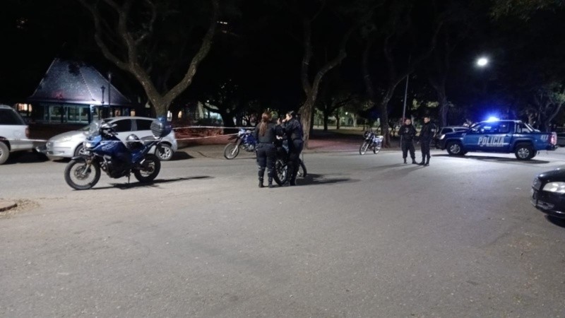 La policía trabajaba en el lugar del hecho este martes a la noche.