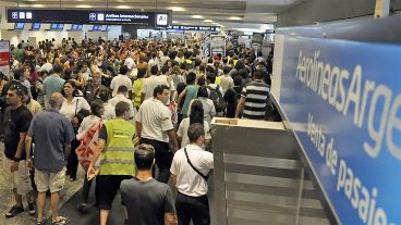 Los pilotos de la aerolínea de bandera realizarán asambleas en varios aeropuertos del país.