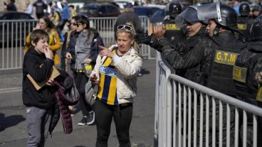 Abrieron las puertas del Estadio Gigante de Arroyito y así se vivía la previa al clásico.