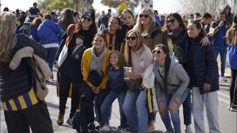 Abrieron las puertas del Estadio Gigante de Arroyito y así se vivía la previa al clásico.