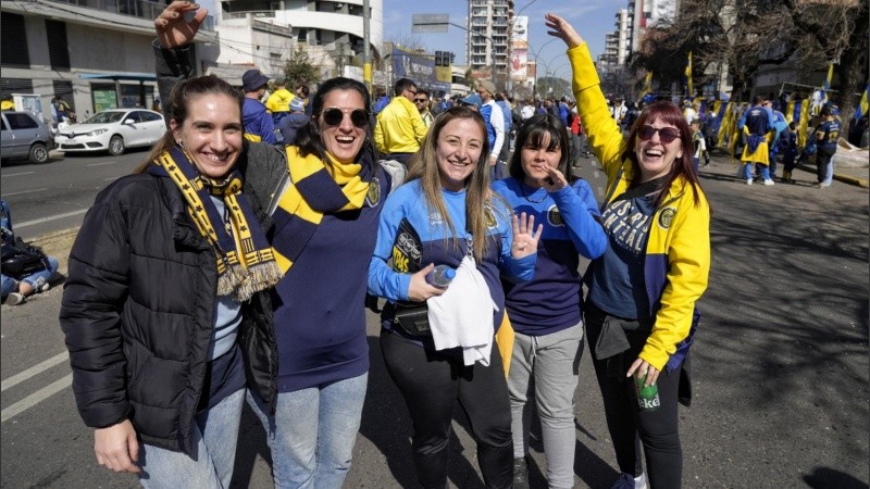 Abrieron las puertas del Estadio Gigante de Arroyito y así se vivía la previa al clásico.