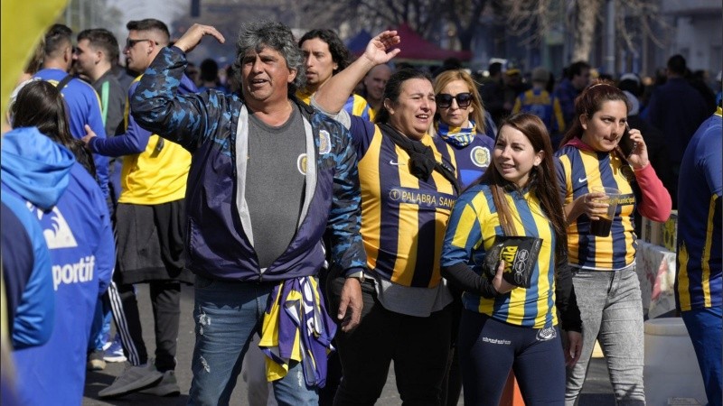 Abrieron las puertas del Estadio Gigante de Arroyito y así se vivía la previa al clásico.