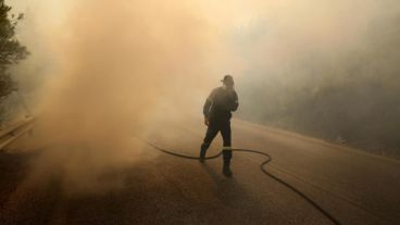 Los incendios arrasaron unas 10 mil hectáreas en la región de Ática, al norte de Atenas, en Grecia.