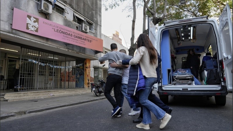 Los alumnos y personal docente de la escuela fueron evacuados.