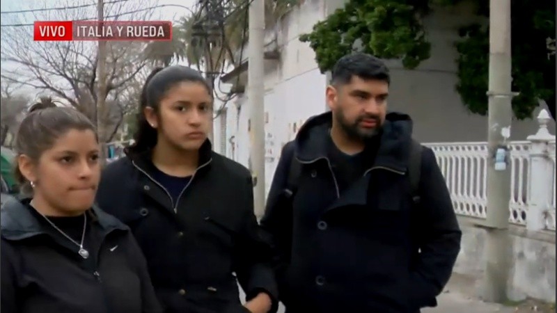 La joven con sus padres brindaron su testimonio a El Tres.