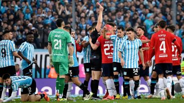 Clásico picante en Avellaneda: Racing e Independiente empataron sin goles en el Cilindro.