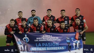 Los once titulares de Newell's que salieron a jugar ante River en el Monumental.