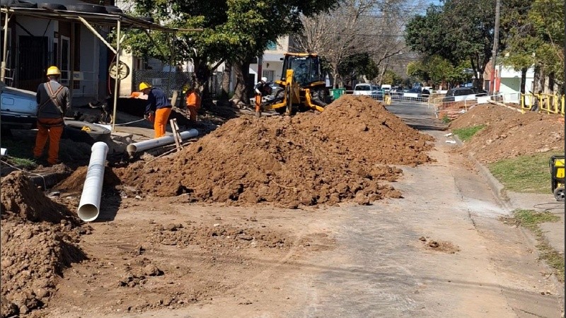 La obra que comenzaba en calle Mitre al 3800 conlleva el cierre de calle durante unos 25 días.