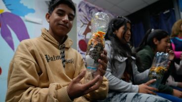 El taller "Energía y Compostaje para el Futuro" en el colegio bicultural San Juan Diego.