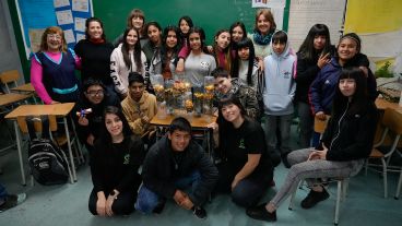 El taller "Energía y Compostaje para el Futuro" en el colegio bicultural San Juan Diego.