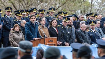 El mandatario santafesino reivindicó el trabajo de los agentes y remarcó que hay una baja pronunciada en todas las estadísticas del delito.